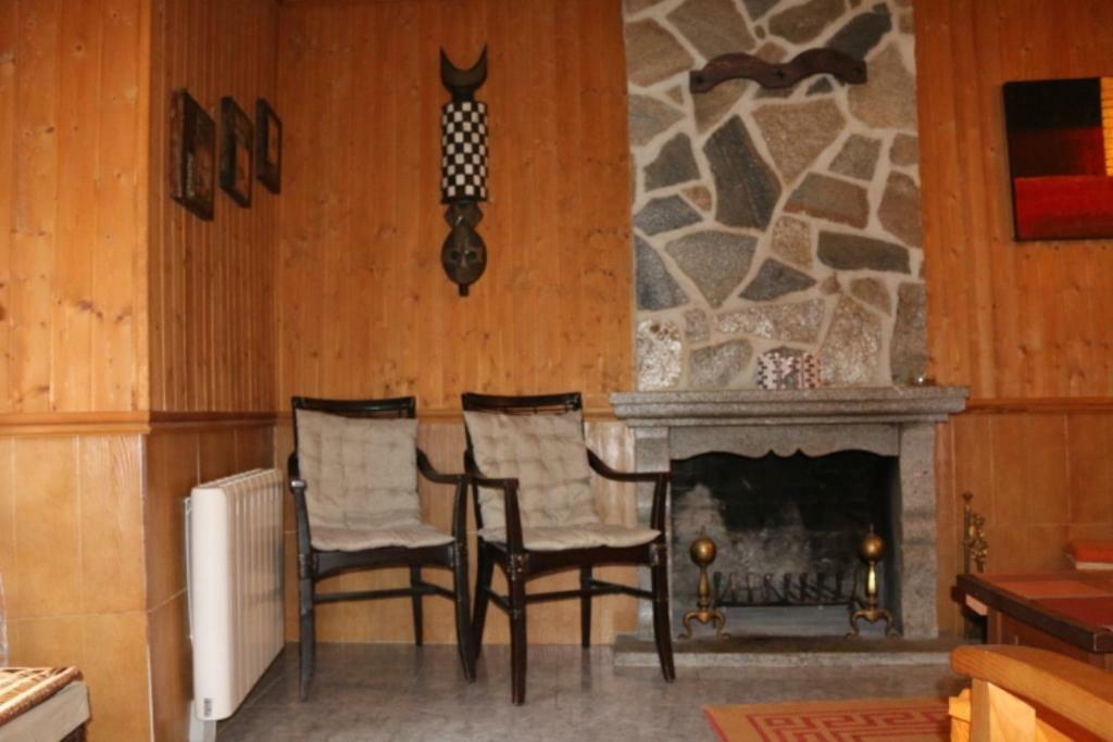 Casa Rural Los 2 Yugos Navaluenga Exterior photo